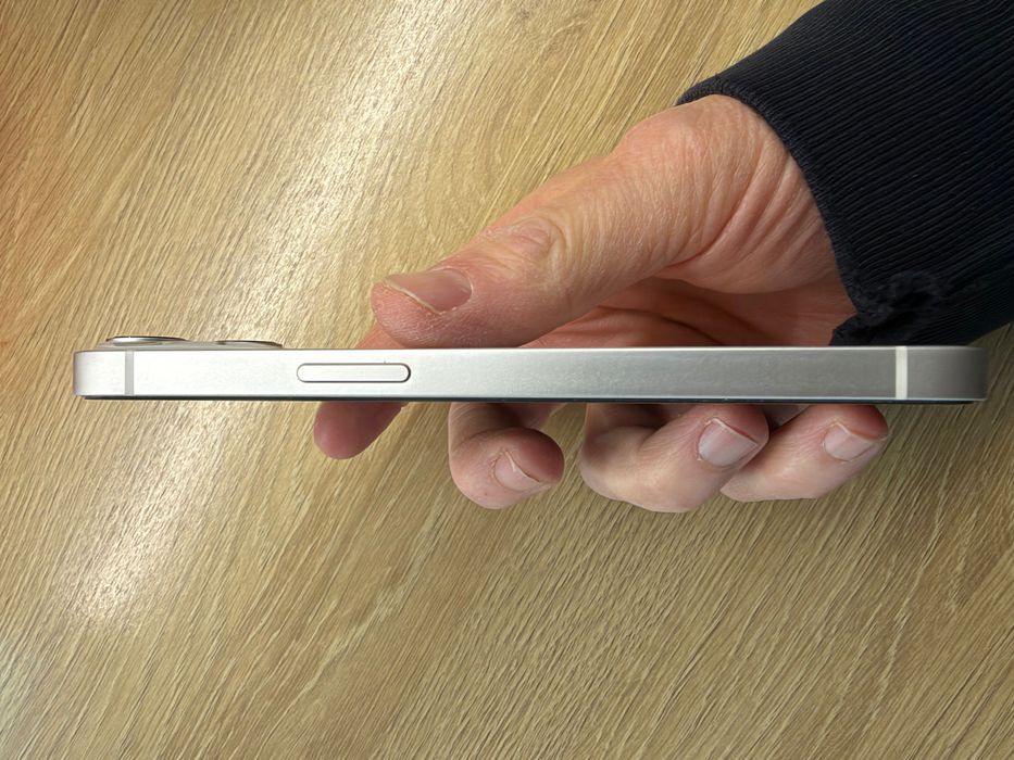 Бартер! Предлагам iPhone 13 128GB за бартер за iPad 9th Gen или по-нов
