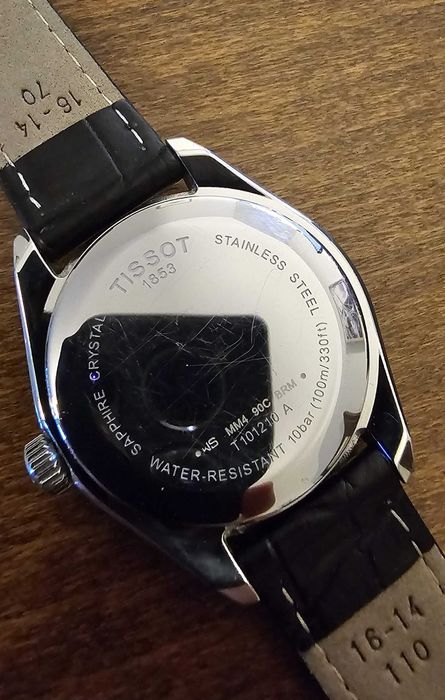 Дамски кварцов часовник с кожена каишка Tissot