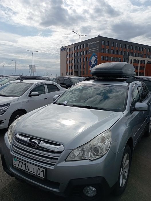 Продам машину Субару аутбек 2012 года