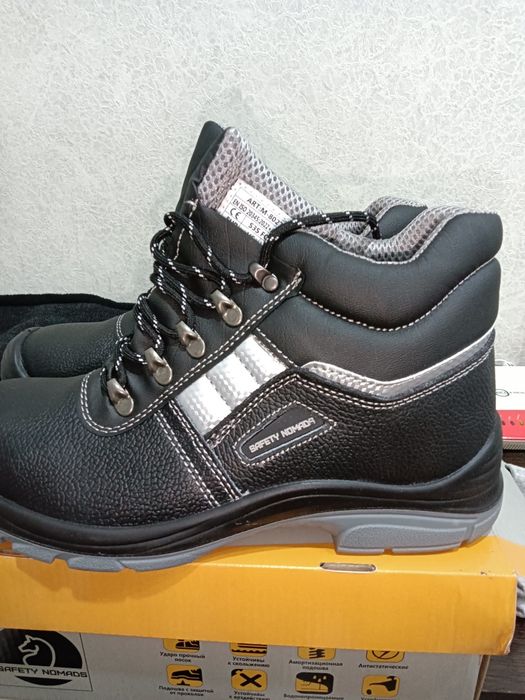 Продам летние ботинки