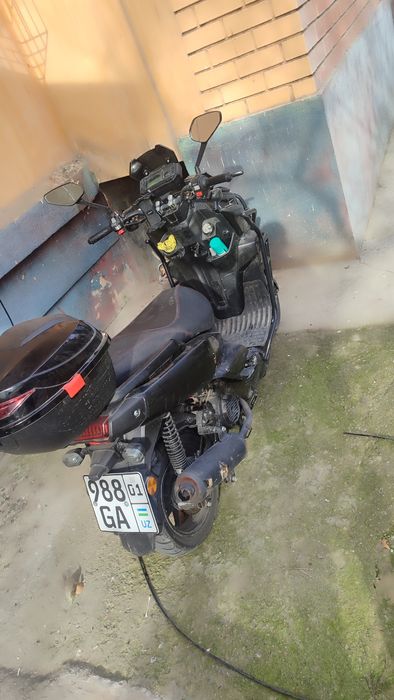 Skuter tank sotiladi