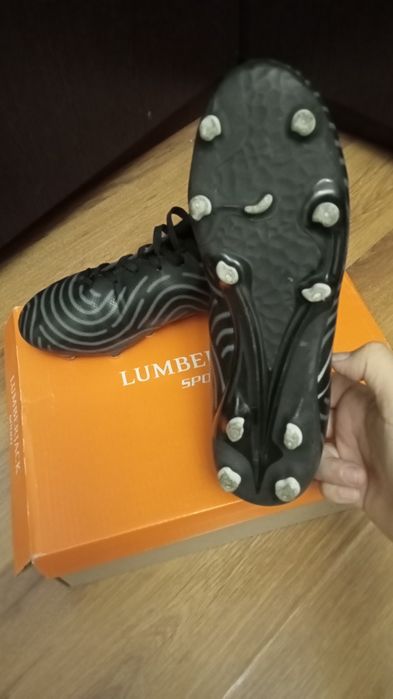 Футбольная обувь детская