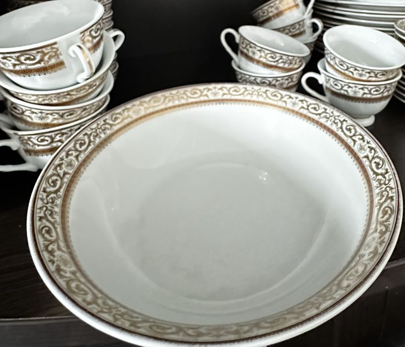Продам столовый сервиз на 12 персон