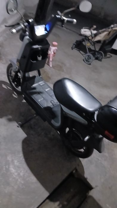 Zaryatchik savati akumlyator 5 talik 1 ta zaryad bn 50 60 km yuradi