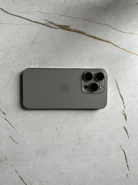 iPhone 15 pro 512 gb