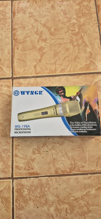 Microfon profesional nou