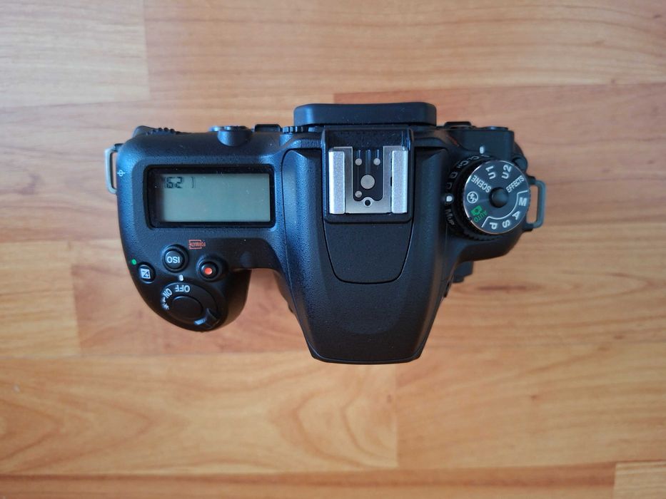 Nikon D7500 (DOAR 7383 CADRE) + obiective 18-140mm si 35mm f1.8G + filtre polarizare circulara Nikon