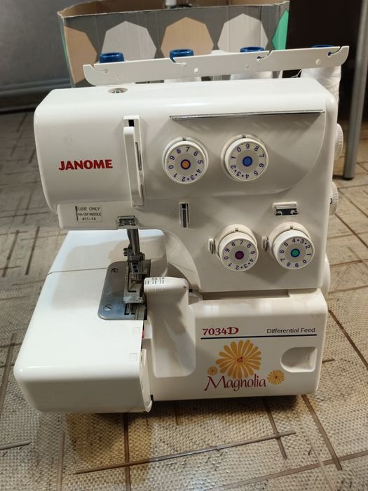 Продам оверлок janome magnolia 7034д