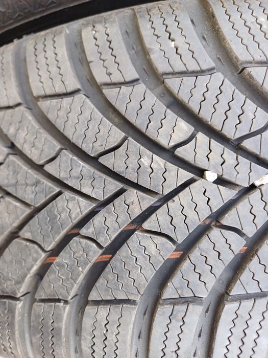 Гуми 205/60/16 Семперит