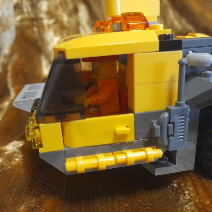 7249 LEGO добре забазено