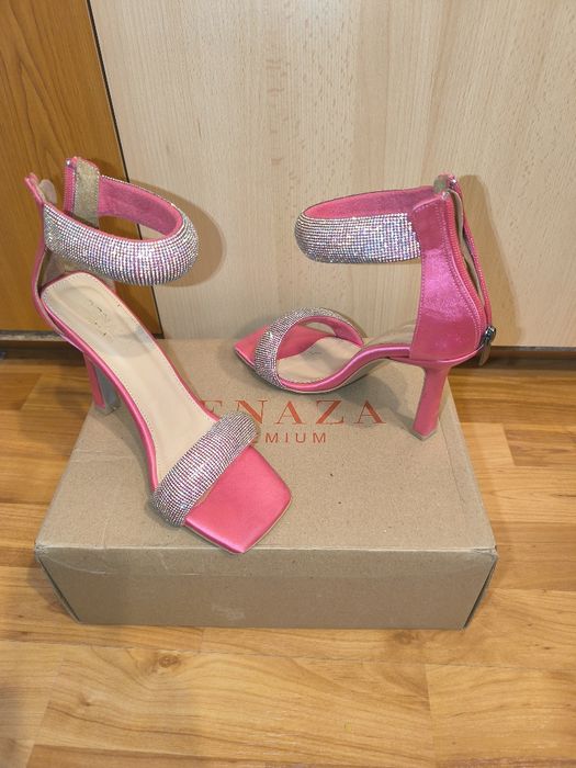 Pantofi de Ocazie Benaza Premium – Strălucire de Diamant pe Satin Roz