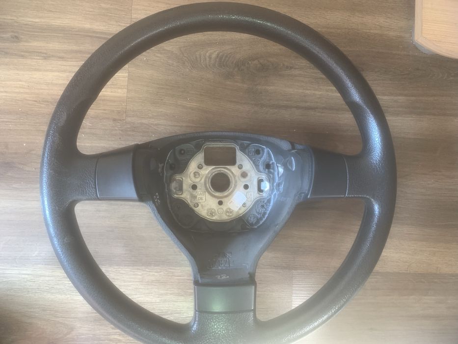 Волан с airbag Golf 5