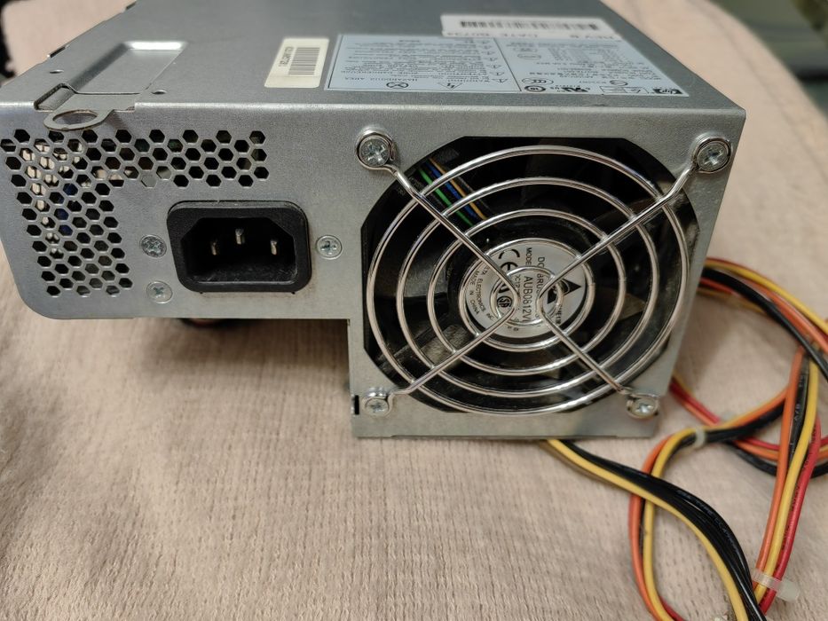 Продавам захранване за компютър API5PC49