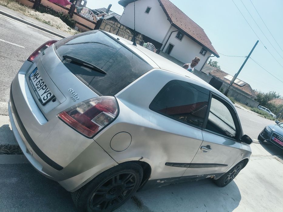 Vând Fiat Stilo 1.6 800 de euro preț negociabil