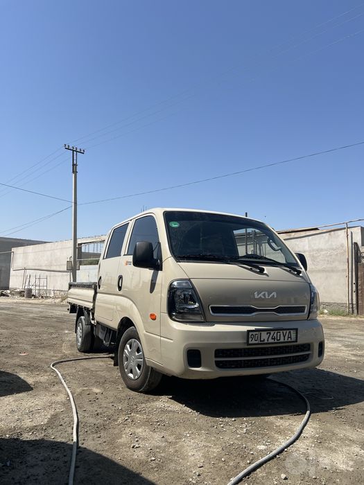 Kia bongo sotiladi
