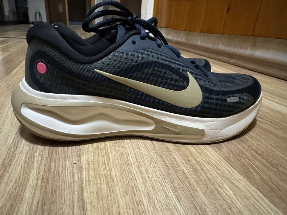 Nike Journey 42.5
