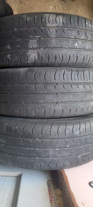 Продам резина в среднем состоянии