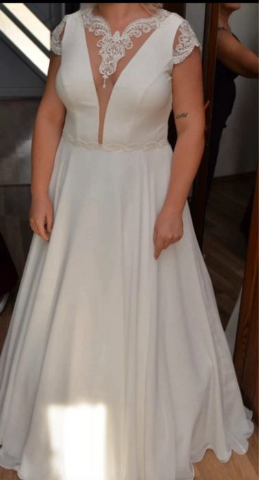 Rochie mireasa cu brodarie