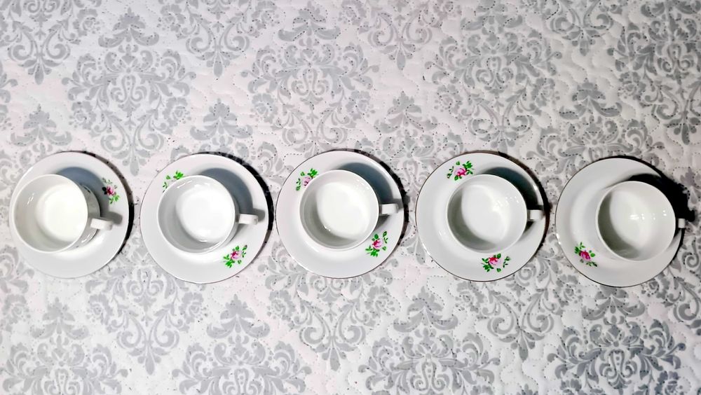 Изискан винтидж сервиз за чай/кафе бял порцелан с нежни рози (5 сета)