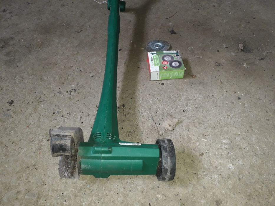 Aparat de curatat rosturi pavaje  EasyMaxx