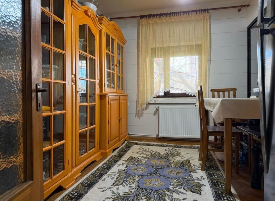 Inchiriez apartament 3 camere decomandate in Bistrita Lac