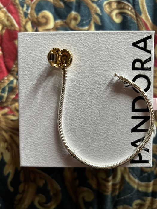 Сребърна гривна Pandora със златисто сърце