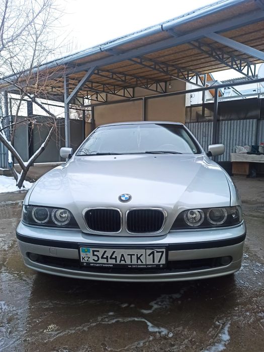 Автомобиль БМВ Е39 2000г