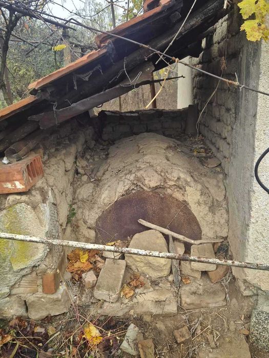 Къща "близнак" в с. Петокладенци обл. Плевен