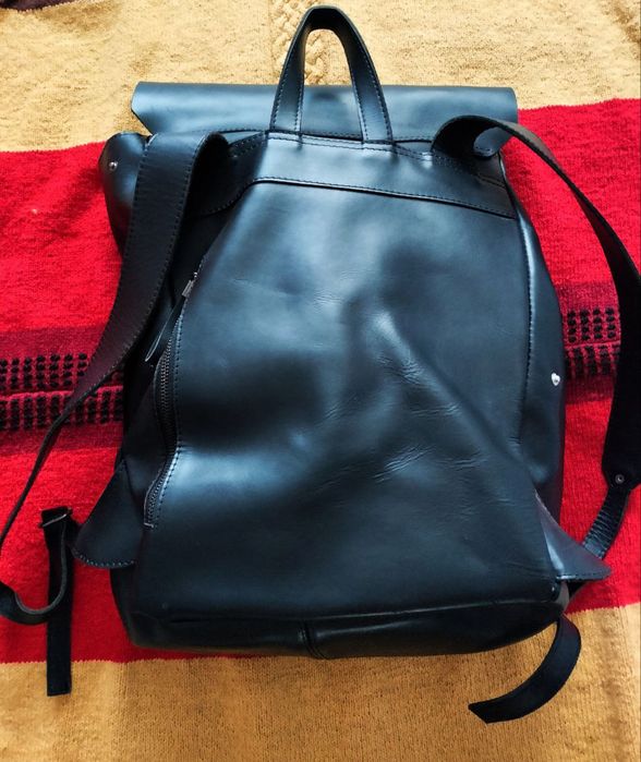 Продам коженный рюкзак