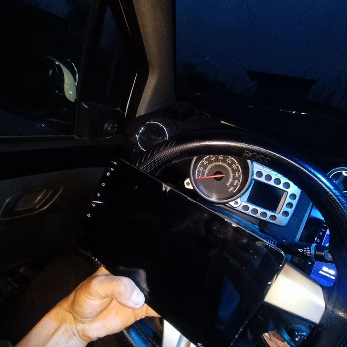 Tesla Android avto monitor arzon