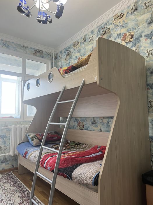 Кровать двухъярусная