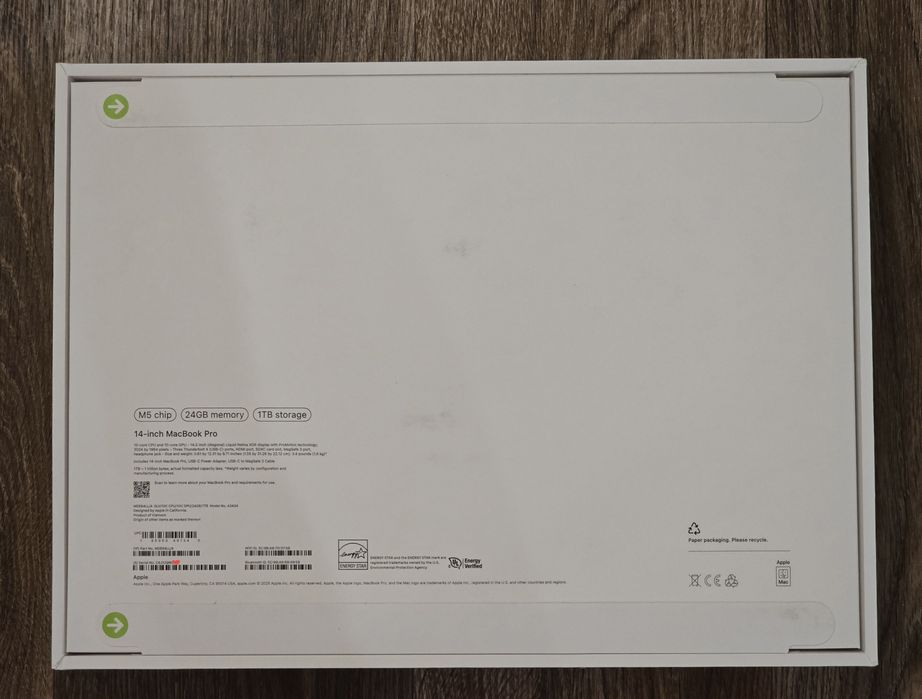 MacBook Pro 14 M5 24/1TB новый