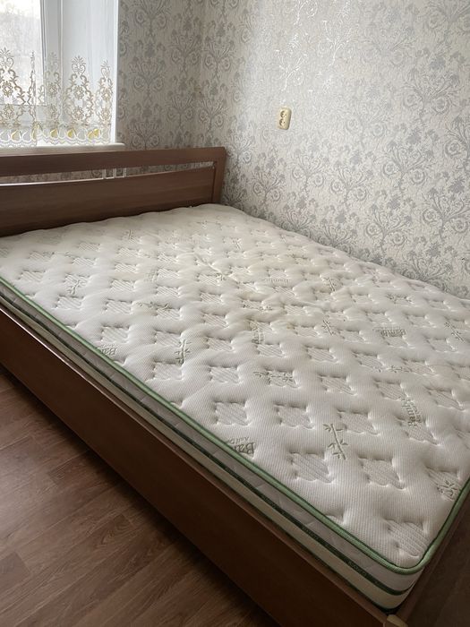 Срочно продам кровать двухспальный