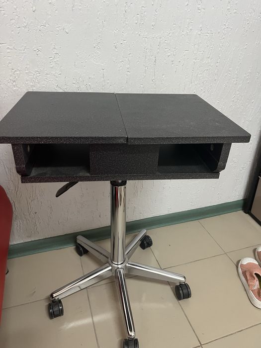 Продам компьютерный столик