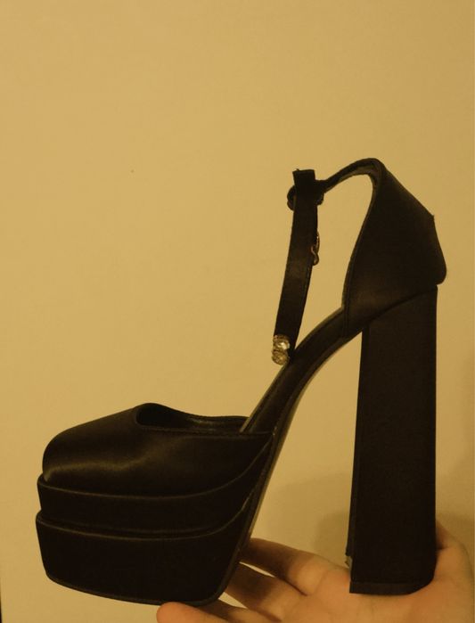 Продаю туфли братцы