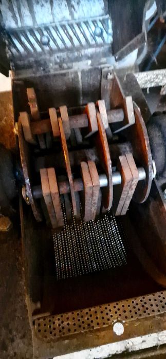 Продавам фуражомелка