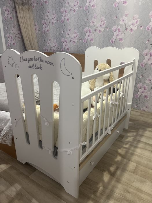 Продам кроватку детскую с матросом и бортиками