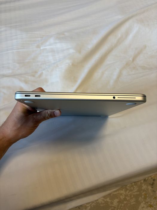 Macbook neo silver 512 3 цикла акб