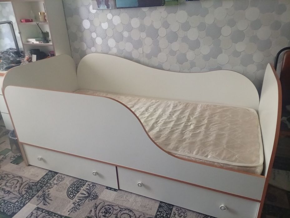 Продам кровать детскую