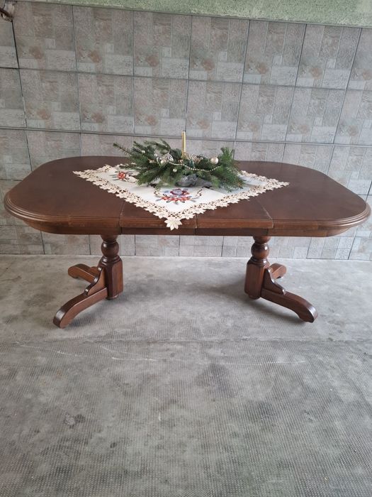 Vând masa lemn masiv