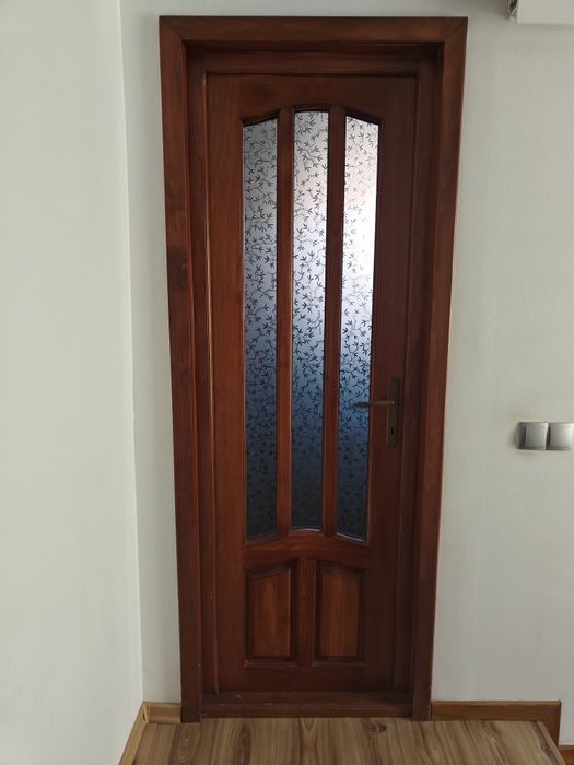 Usi de interior lemn