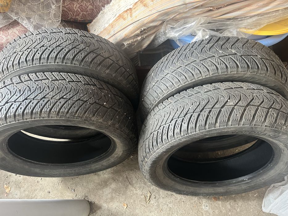 Продам шины R215/60/17