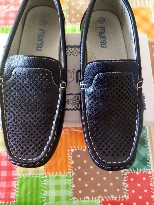 Продам туфли для мальчиков размер 37