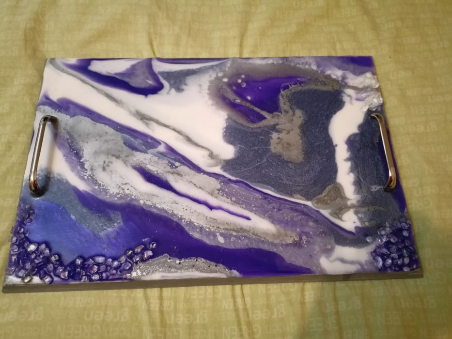 Поднос с ярким рисунком