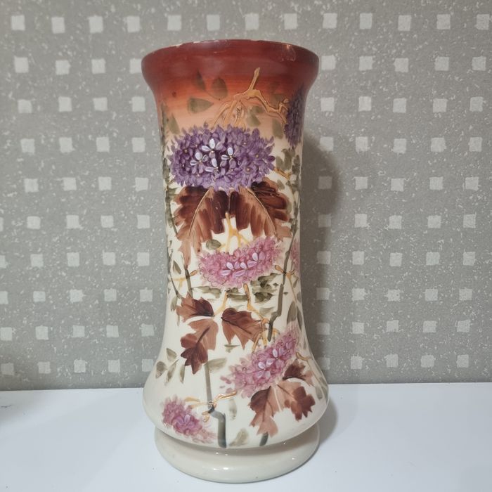 Vază mare porțelan pictată manual flori reliefate 32 cm vintage