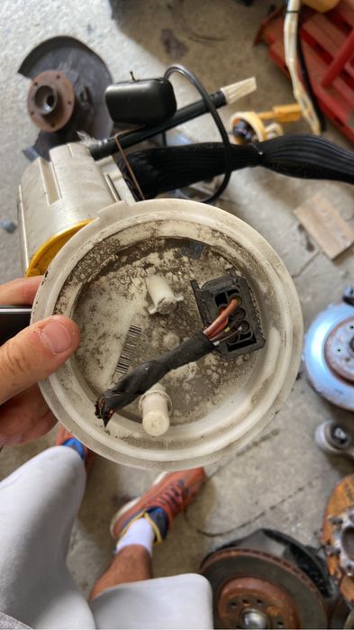 Pompa motorina rezervor Bmw 520d 525d 530d 535d E60