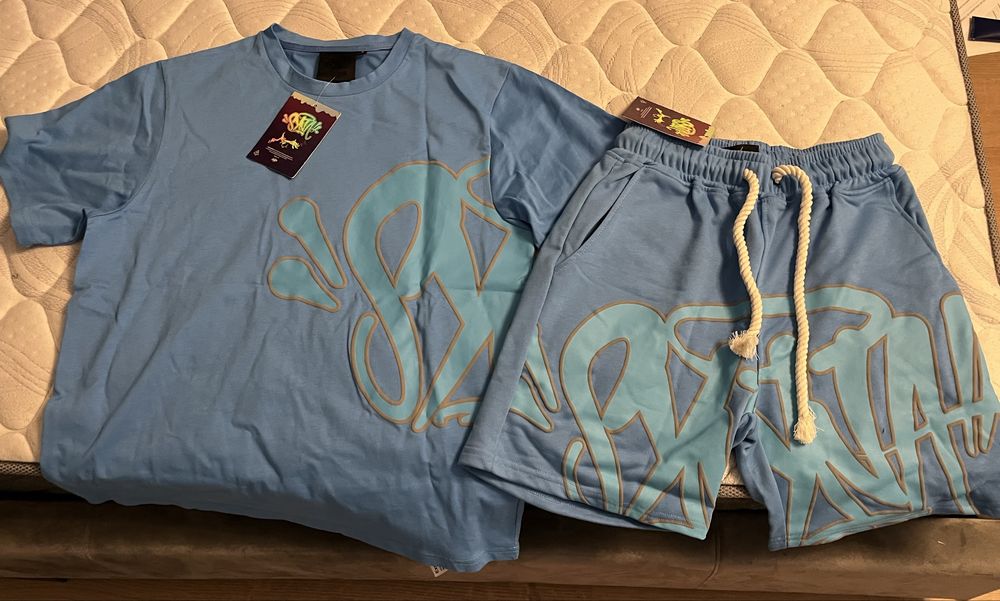 Compleu syna pantaloni scurti si tricou