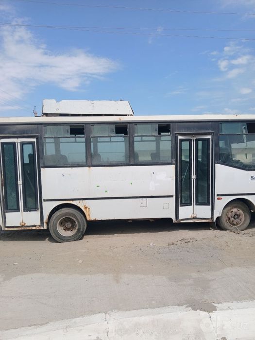 Автобус сотилади 2010 Исузу