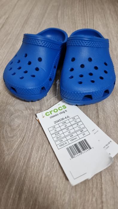 Crocs noi -cu defect