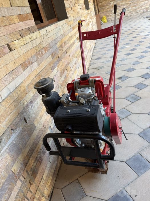 Dizel mini traktor gusinitsalik